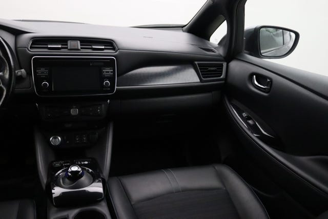 2019 NISSAN LEAF - 32
