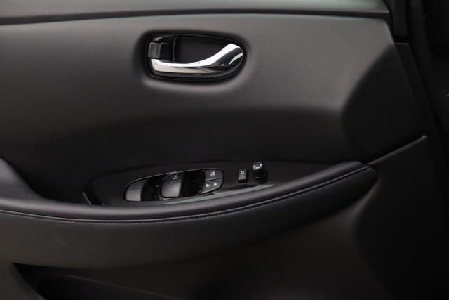 2019 NISSAN LEAF - 36