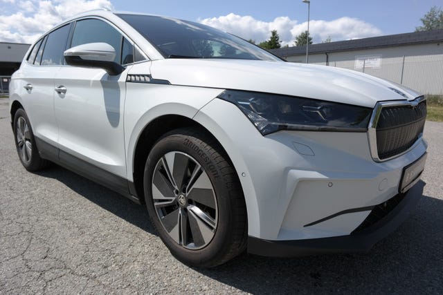TMBJC7NY6NF060243 2022 SKODA ENYAQ-3