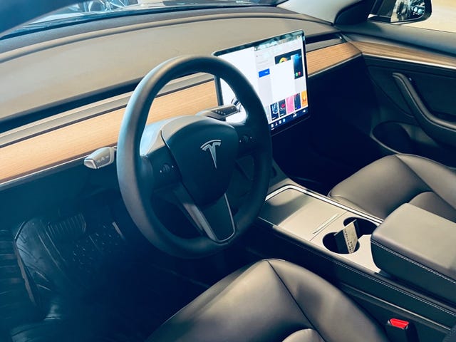 2022 TESLA MODEL 3 - 9