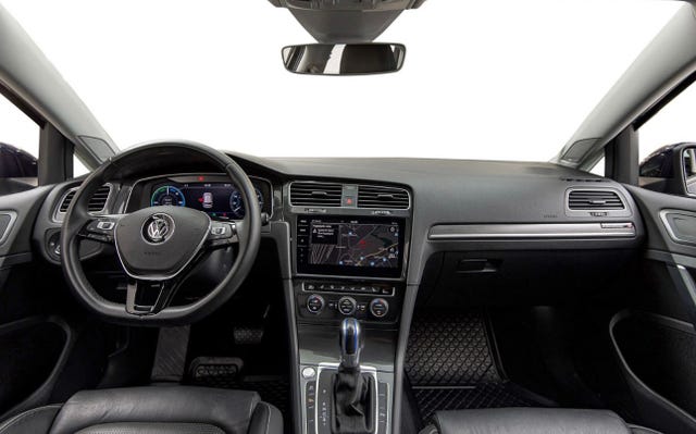 2019 VOLKSWAGEN GOLF - 16