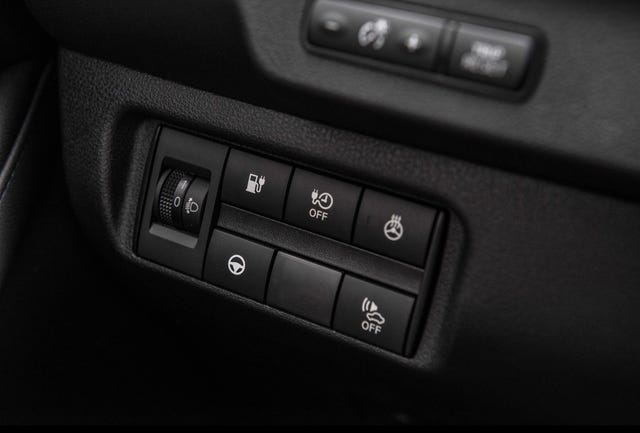 2021 NISSAN LEAF - 18