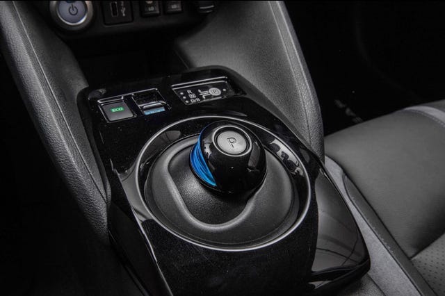 2021 NISSAN LEAF - 16