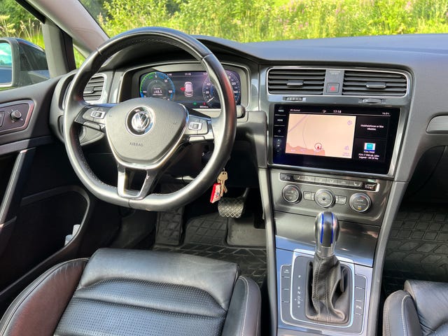 2019 VOLKSWAGEN GOLF - 17