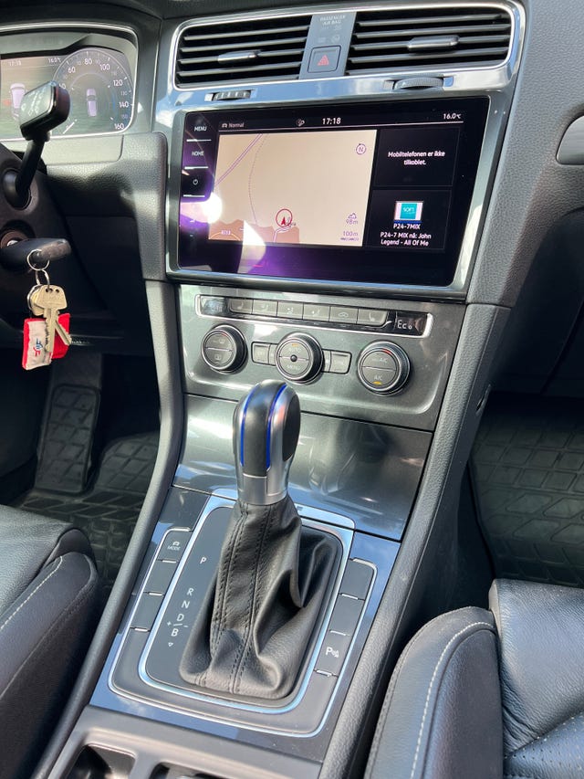 2019 VOLKSWAGEN GOLF - 18