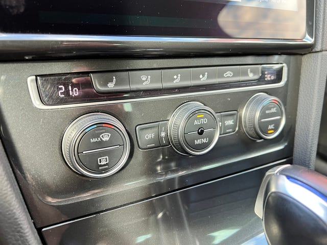 2019 VOLKSWAGEN GOLF - 21