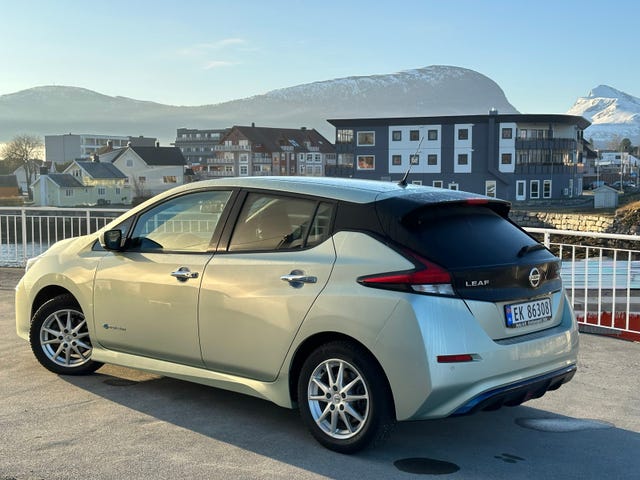 SJNFAAZE1U0011076 2018 NISSAN LEAF-1