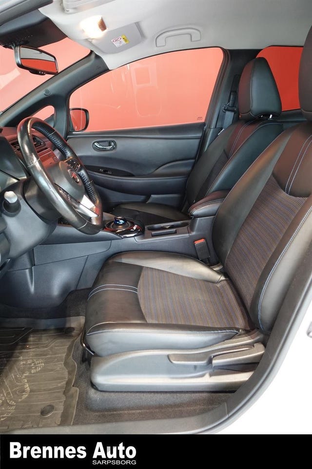 2019 NISSAN LEAF - 25