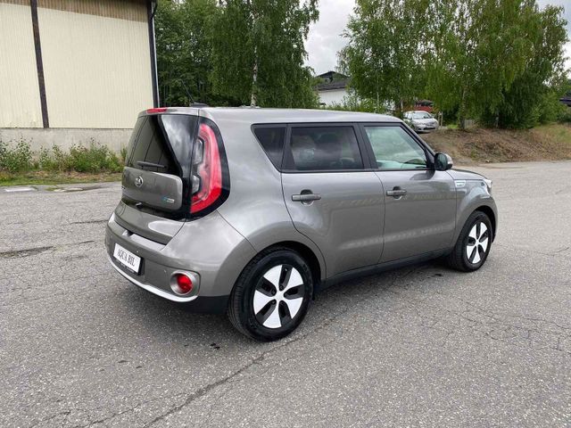 KNAJX81EFH7018903 2017 KIA SOUL-5