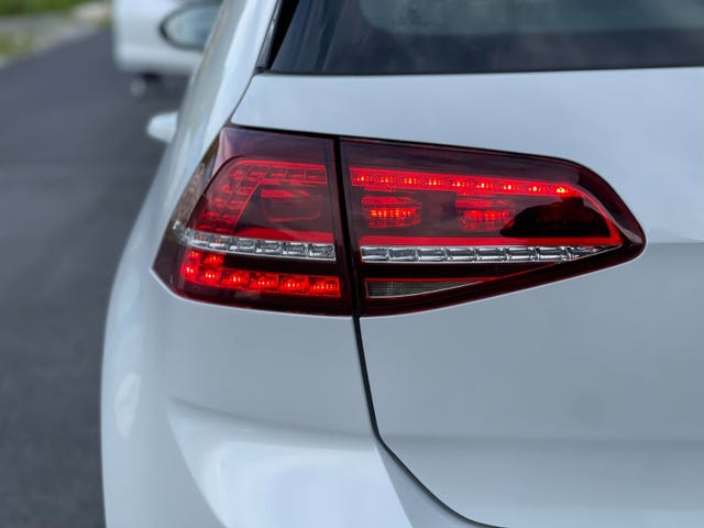 2015 VOLKSWAGEN GOLF - 11