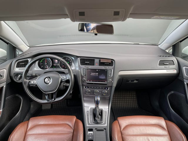 2015 VOLKSWAGEN GOLF - 18