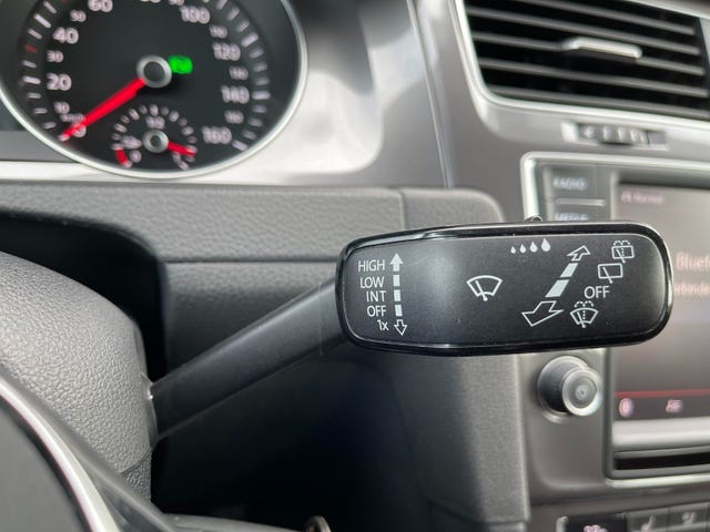 2015 VOLKSWAGEN GOLF - 23