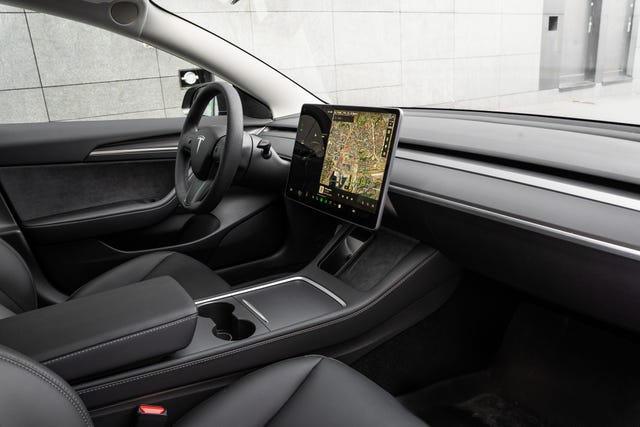 2022 TESLA MODEL 3 - 16