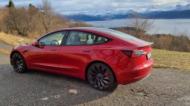 2022 TESLA MODEL 3 - 16