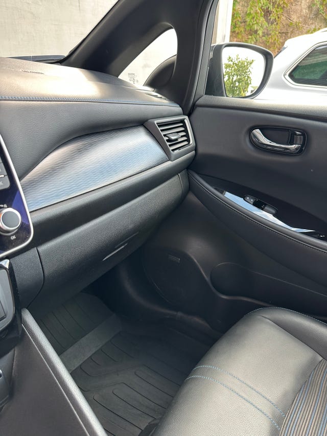 2019 NISSAN LEAF - 18