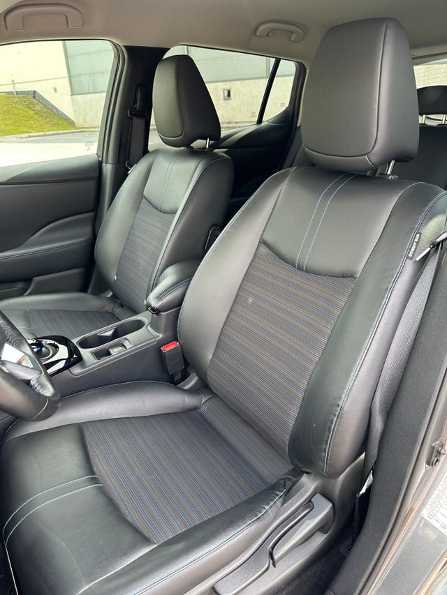 2019 NISSAN LEAF - 17