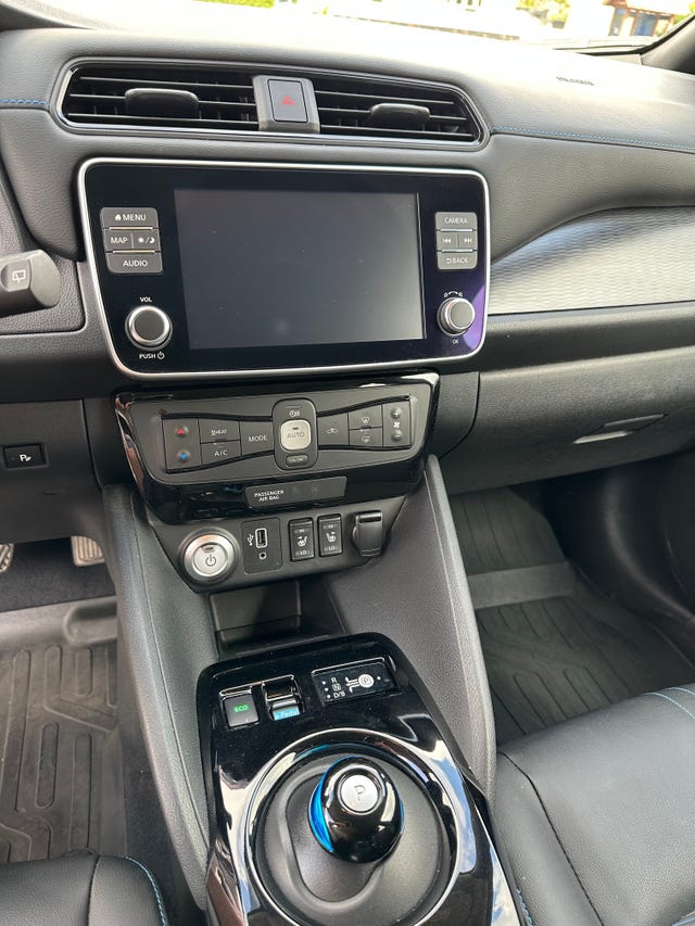 2019 NISSAN LEAF - 10