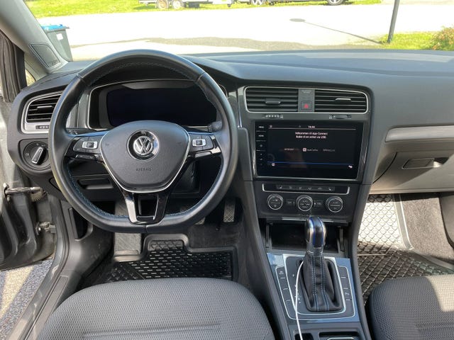 2019 VOLKSWAGEN GOLF - 18