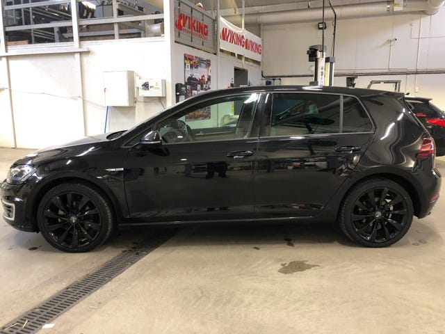 2019 VOLKSWAGEN GOLF - 19
