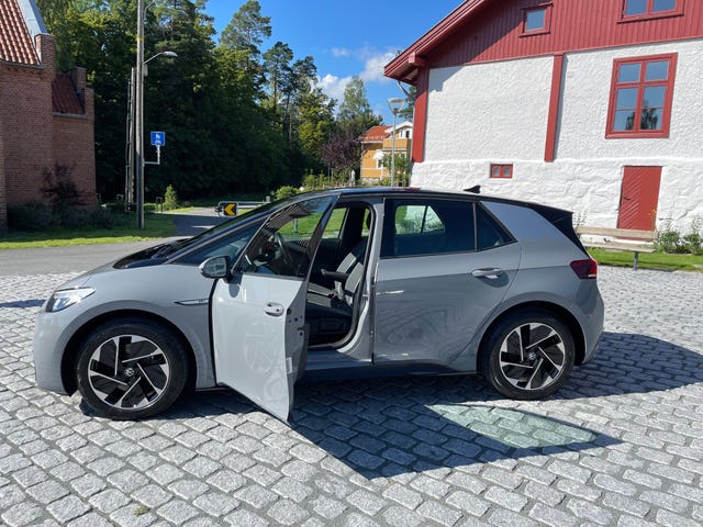 WVWZZZE1ZMP011527 2021 VOLKSWAGEN ID.3-2