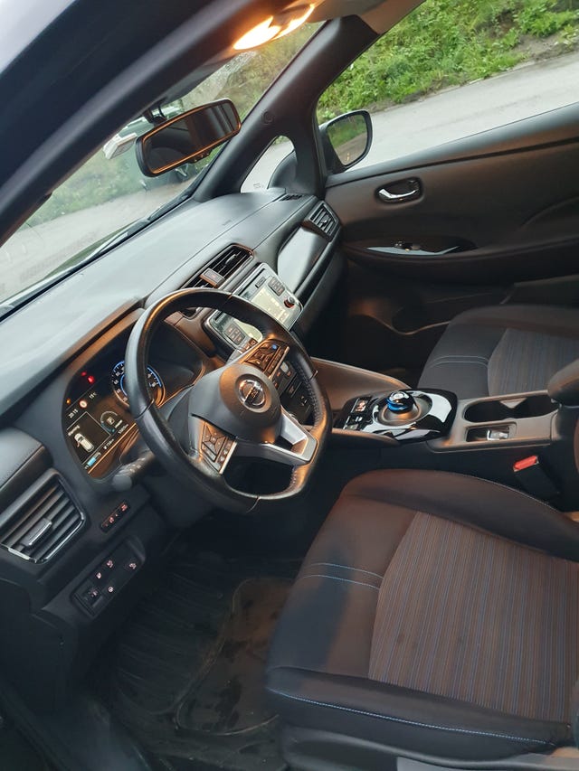 2019 NISSAN LEAF - 17