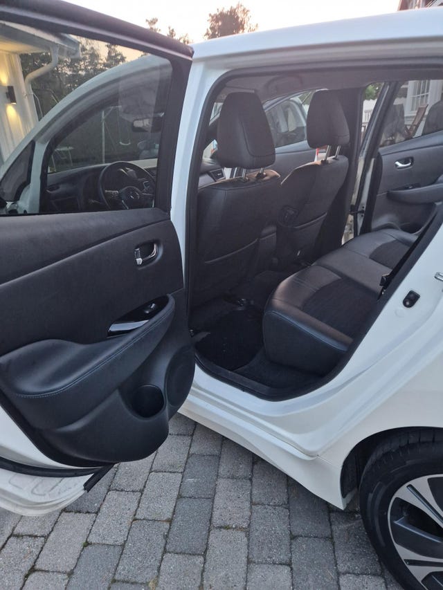 2019 NISSAN LEAF - 18