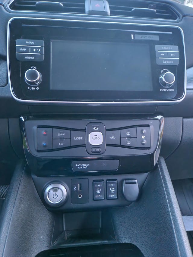 2019 NISSAN LEAF - 23