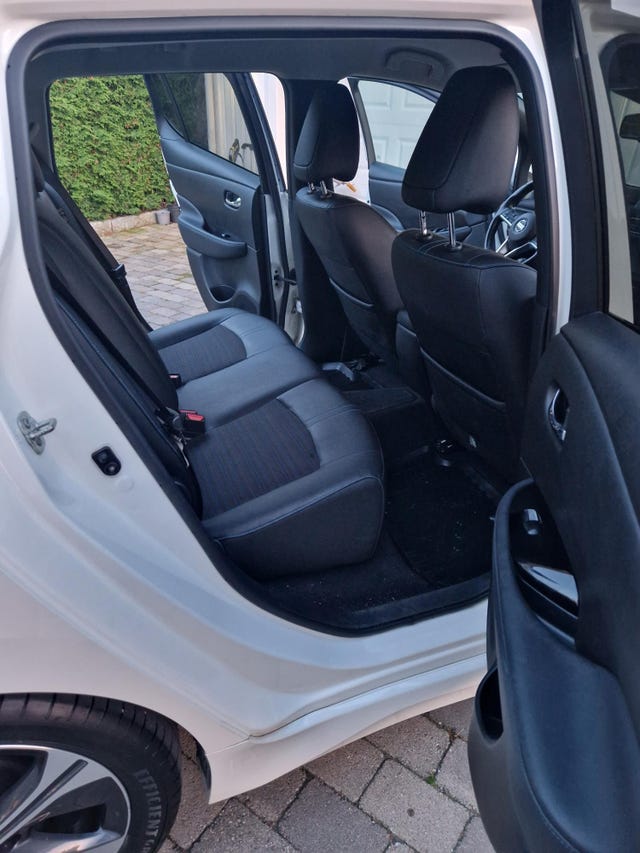2019 NISSAN LEAF - 17