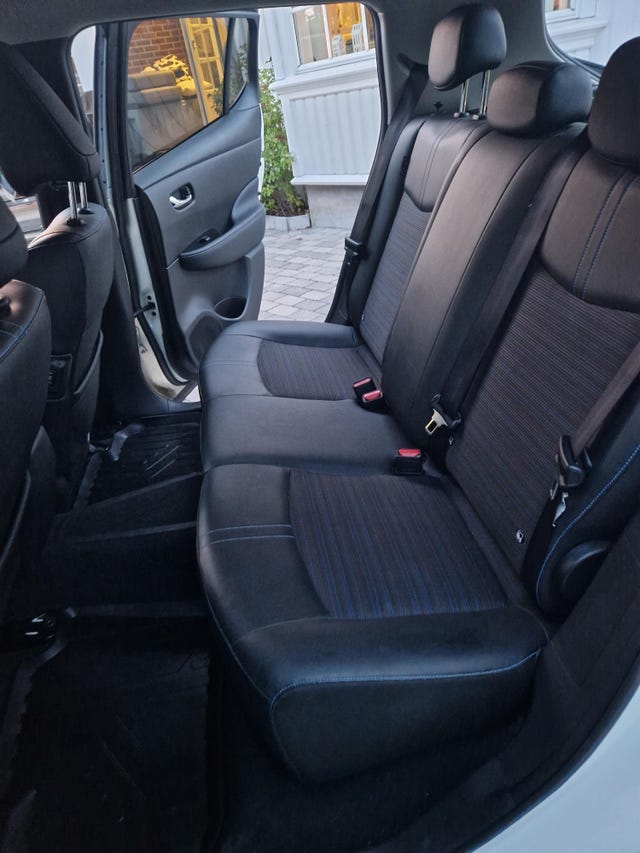 2019 NISSAN LEAF - 19