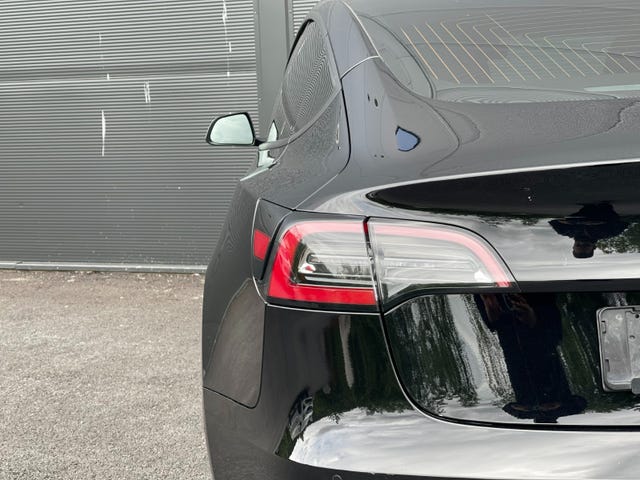 5YJ3E7EB4KF012022 2019 TESLA MODEL 3-4