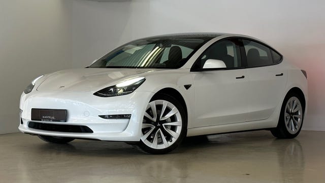 2022 TESLA MODEL 3 - 9