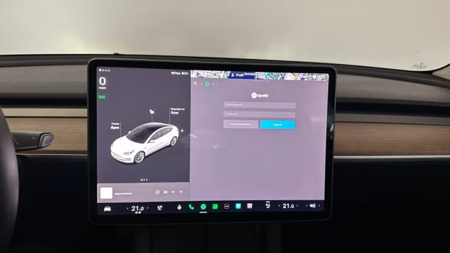 2022 TESLA MODEL 3 - 24