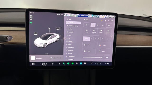 2022 TESLA MODEL 3 - 25