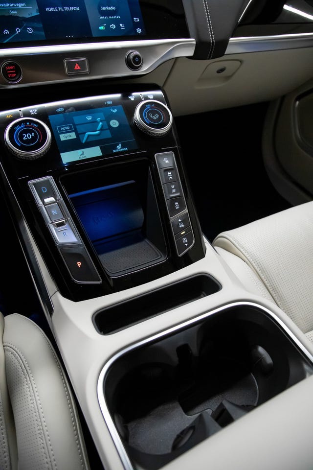 2023 JAGUAR I-PACE - 27