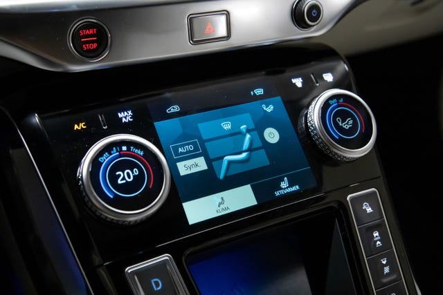 2023 JAGUAR I-PACE - 31
