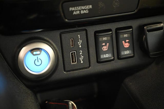 2021 NISSAN LEAF - 28