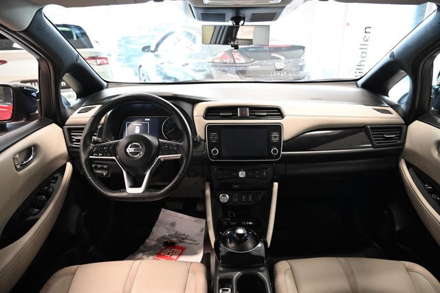 2021 NISSAN LEAF - 17