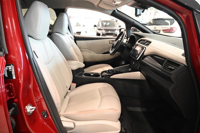 2021 NISSAN LEAF - 36