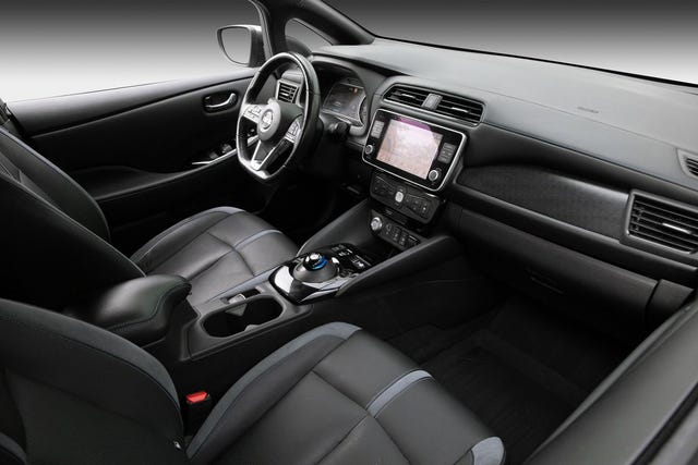 2019 NISSAN LEAF - 26