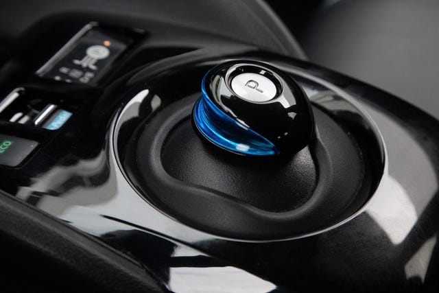 2019 NISSAN LEAF - 18