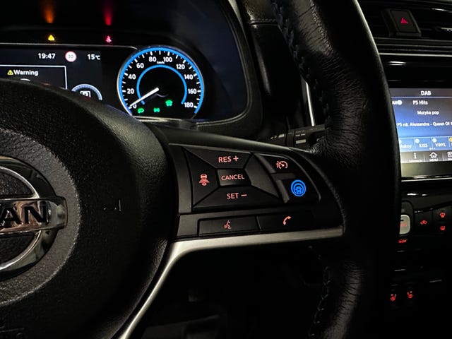 2019 NISSAN LEAF - 25