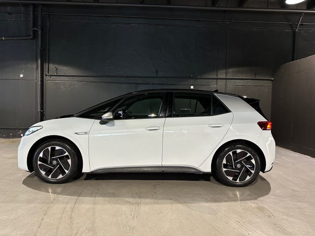 WVWZZZE1ZMP013659 2021 VOLKSWAGEN ID.3-2