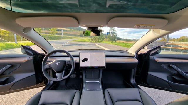 2022 TESLA MODEL 3 - 19