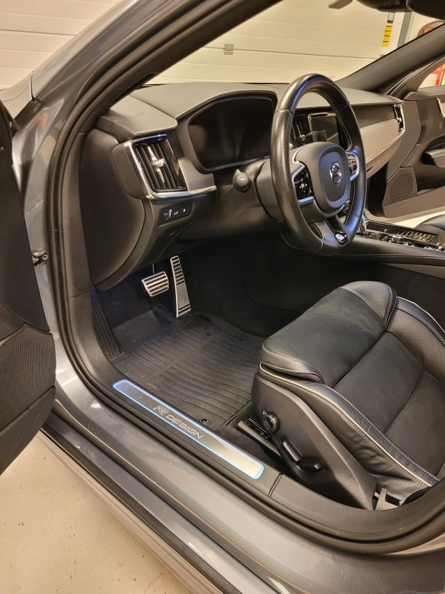 2019 VOLVO V90 - 21