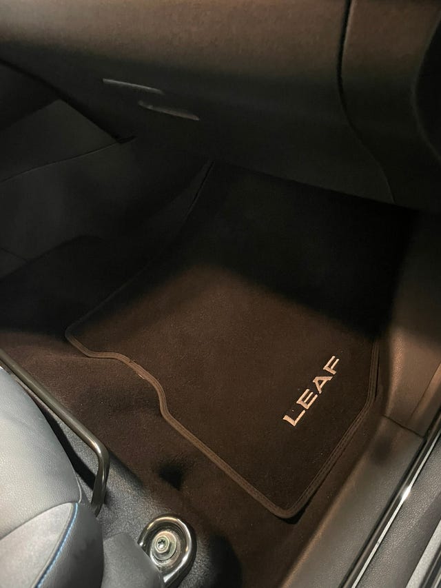 2021 NISSAN LEAF - 30