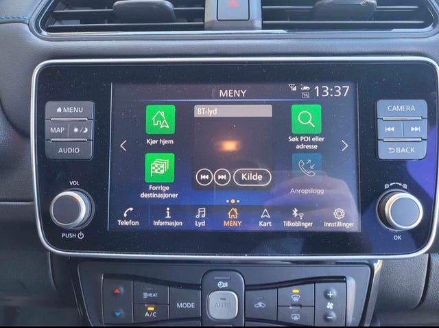 2021 NISSAN LEAF - 17