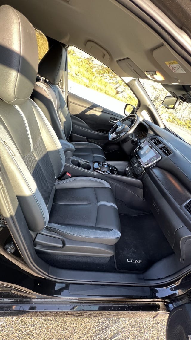 2019 NISSAN LEAF - 12