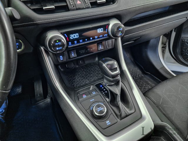 2021 TOYOTA RAV4 - 21