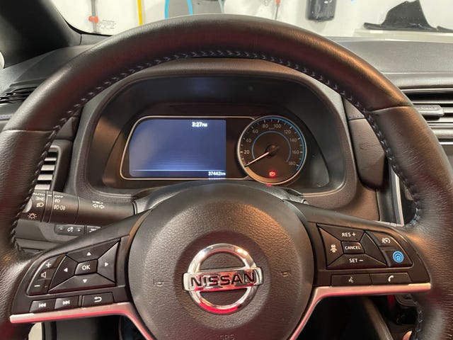 2021 NISSAN LEAF - 10