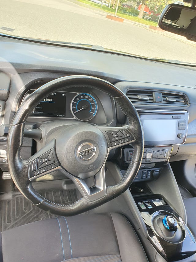 2019 NISSAN LEAF - 19